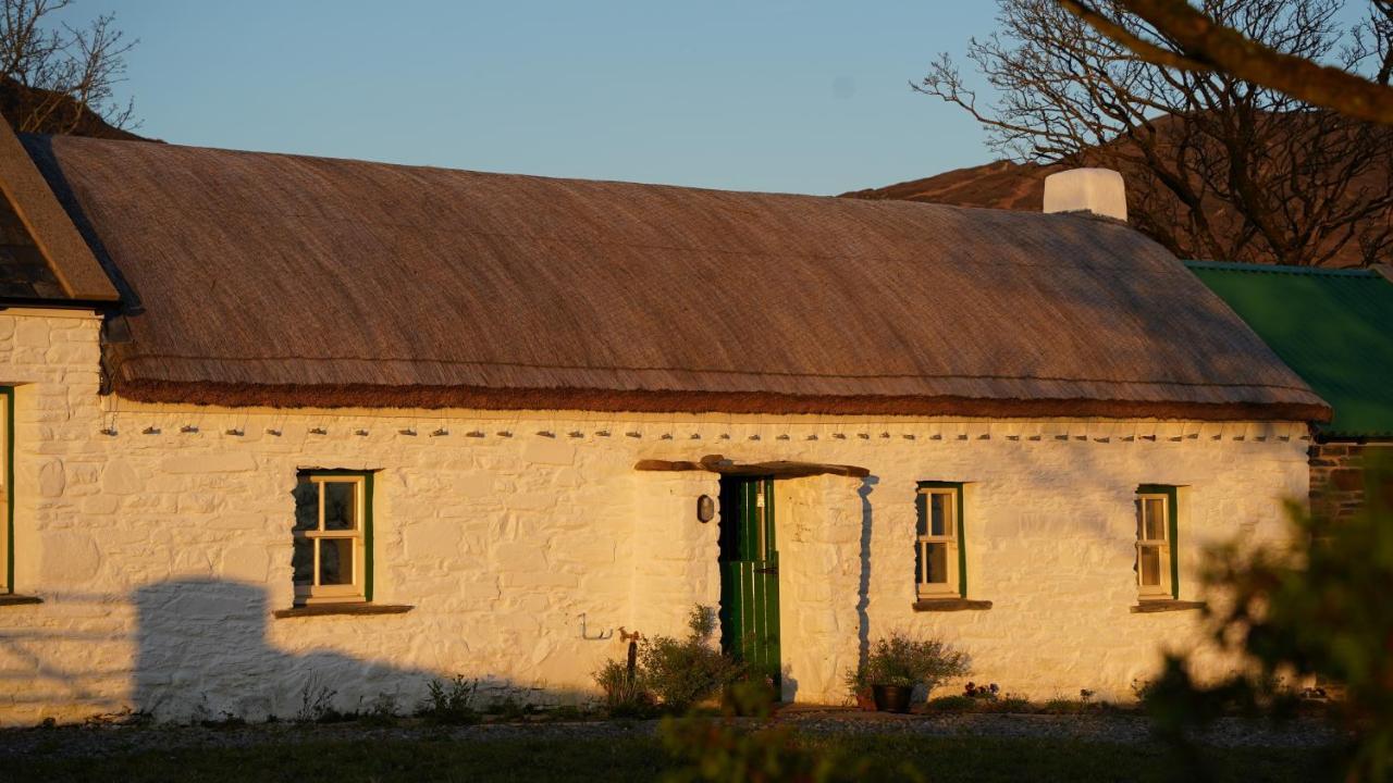Secluded Thatched Cottage, Near Beaches & Hill Walking Rashenny Exteriér fotografie
